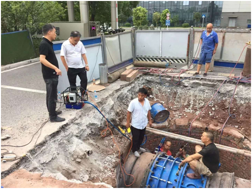 波霆PE55電動(dòng)液壓扭力扳手泵、8MXT方驅(qū)液壓力矩扳手助力重慶某自來水廠更換供水管道